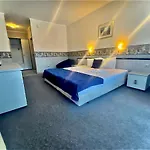 Boutique Royal Hotel