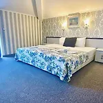 Boutique Royal Hotel